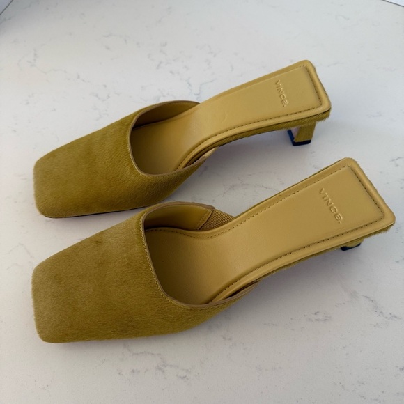 NEW Vince Electra block heeled calf hair mustard square toe mules Size: 6 - Picture 2 of 4
